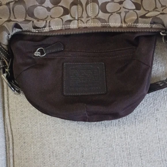 2006 Coach signature jacquard small purse - Picture 6 of 7
